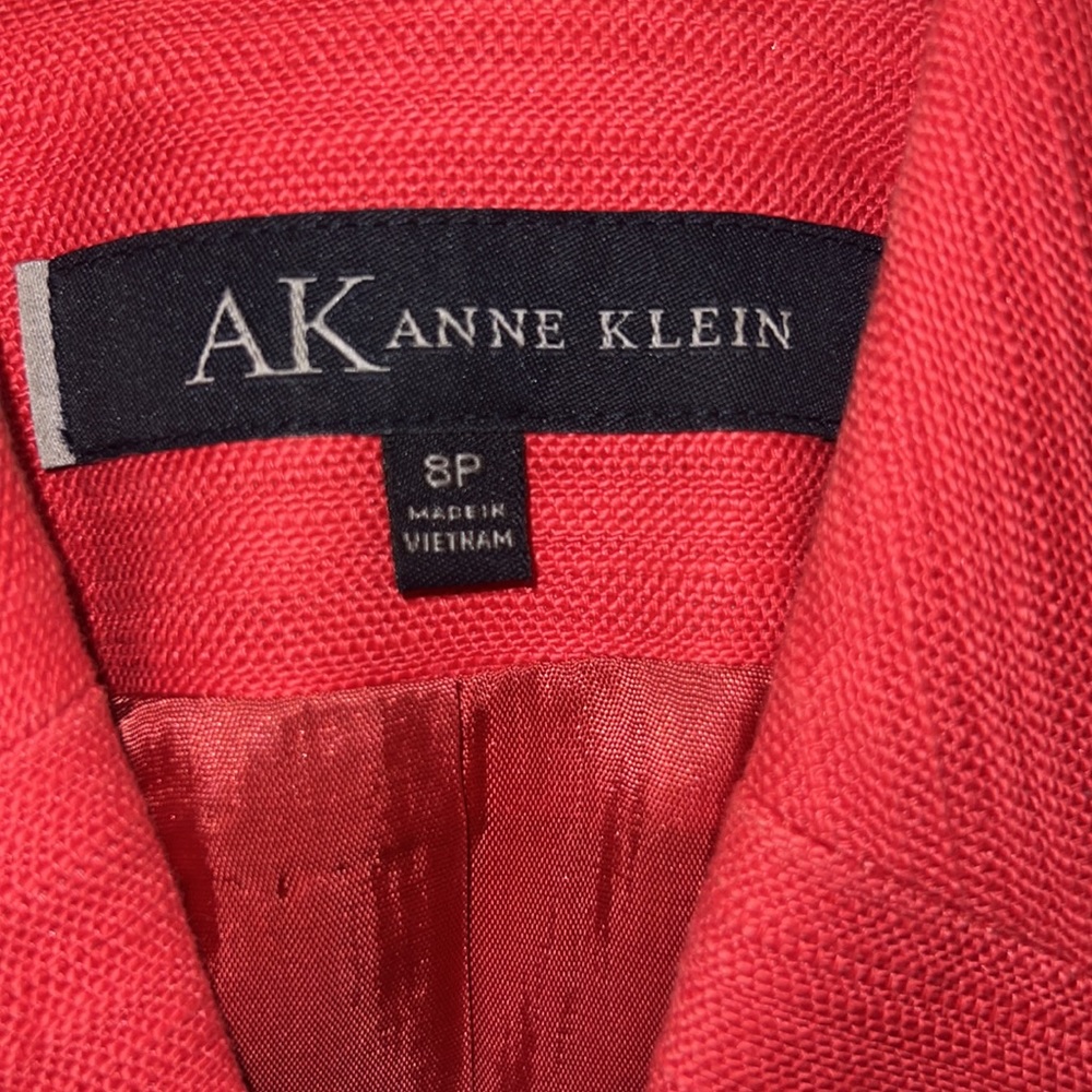 Beautiful Anne Klein red blazer jacket - Picture 2 of 3